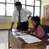 Siswa SDN 3 Jabranti saat mengikuti UN.